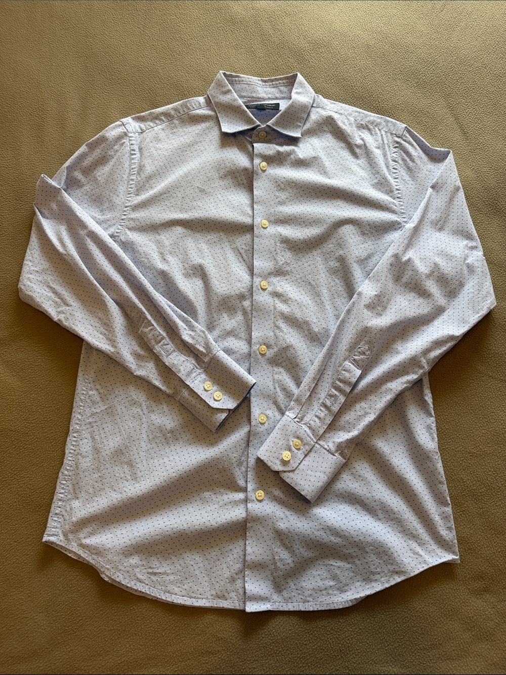 Banana Republic Dress Shirt. Men's Medium.